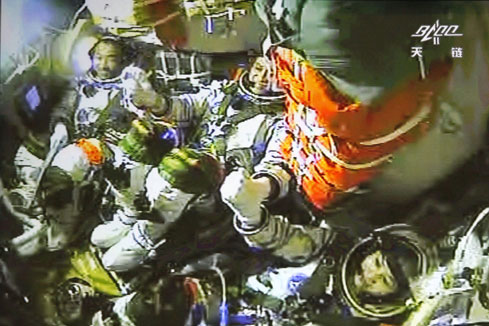 Succès de l'amarrage manuel entre Shenzhou-10 et le module Tiangong-1