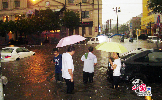 Des pluies diluviennes s&apos;abattent sur Beijing_8