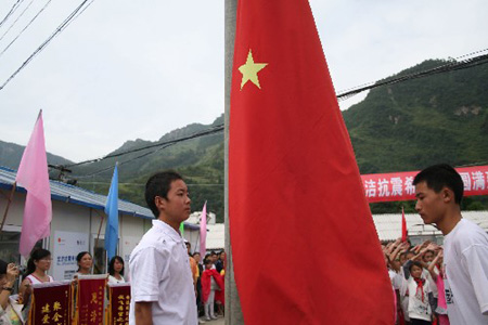 Les 3,4 millions d'élèves de la  zone du séisme du 12 mai, dans la province du Sichuan (sud-ouest), feront leur rentrée scolaire lundi, a confirmé un responsable  provincial chargé de l'éducation lors d'une conférence de presse  dimanche.  