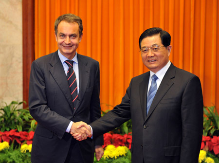  Le président chinois Hu Jintao a rencontré samedi à Beijing le Premier ministre espagnol Jose  Luis Rodriguez, et les deux parties ont convenu d'approfondir leur coopération réciproque à l'avenir.