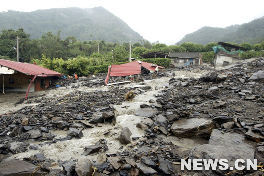 Le typhon Morakot avait fait 67 morts et 61 personnes portées disparues à la date du mercredi 12 août à midi, indiquent les autorités de l&apos;île de Taiwan.