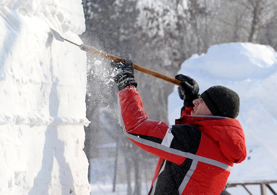 Début du 15e concours international de sculptures sur neige de Harbin