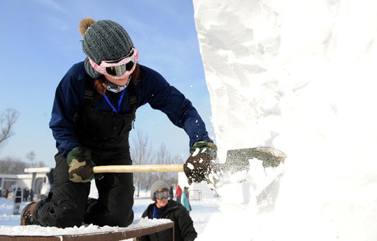 Début du 15e concours international de sculptures sur neige de Harbin