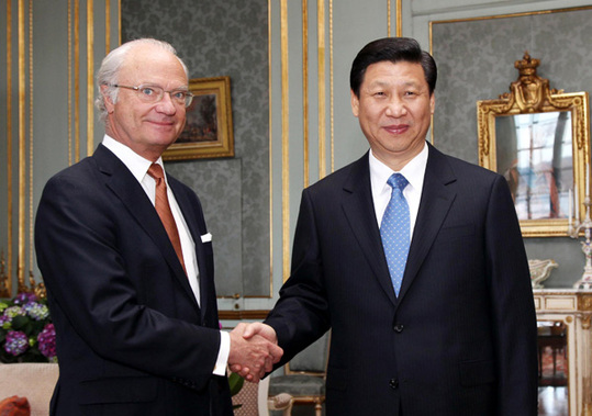 Le vice-président chinois Xi Jinping a rencontré mardi le roi Carl XVI Gustaf de Suède et a félicité la famille royale suédoise de ses contributions à la promotion des relations entre la Suède et la Chine.