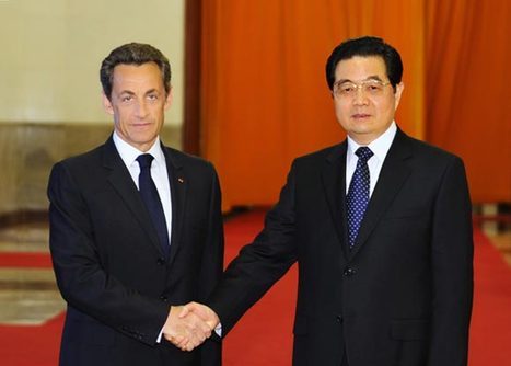 'J'ai plaisir à accepter l'invitation du président Sarkozy, et j'aimerais visiter la France à un moment opportun pour les deux parties', a déclaré Hu Jintao devant la presse au Grand Palais du Peuple à Beijing, à l'issue d'un entretien avec M. Sarkozy qui effectue actuellement une visite en Chine.