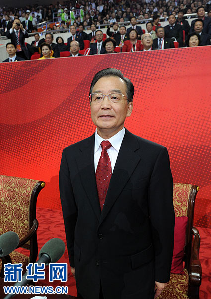 Le premier ministre chinois Wen Jiabao était présent à la cérémonie et a annoncé l&apos;ouverture des Jeux asiatiques de Guangzhou.