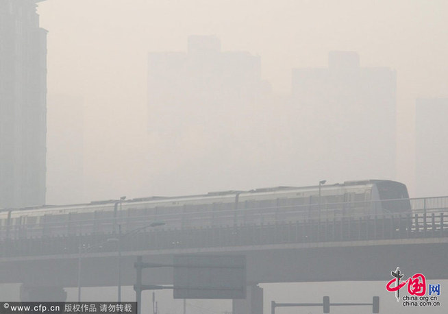 Beijing : en raison du brouillard, l&apos;indice du PM10 atteint 560 microgramme par mètre cube(3)