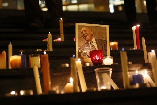 Photo Par Kenzo Tribouillard - Stéphane Hessel, décédé mercredi à Paris à l'âge de 95 ans, sera inhumé le jeudi 7 mars au cimetière Montparnasse, a-t-on appris jeudi dans son entourage